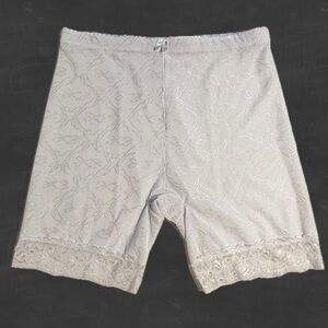 Lace bloomers slip layer shorts white floral stretchy shapewear plus size 1X‎